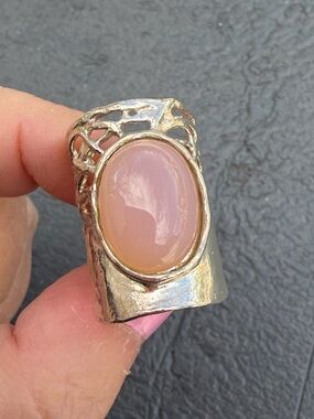 VINTAGE ROSE QUARTZ CABOCHON WIDE ORNATE KNUCKLE RING 925 STERLING SILVER ISRAEL